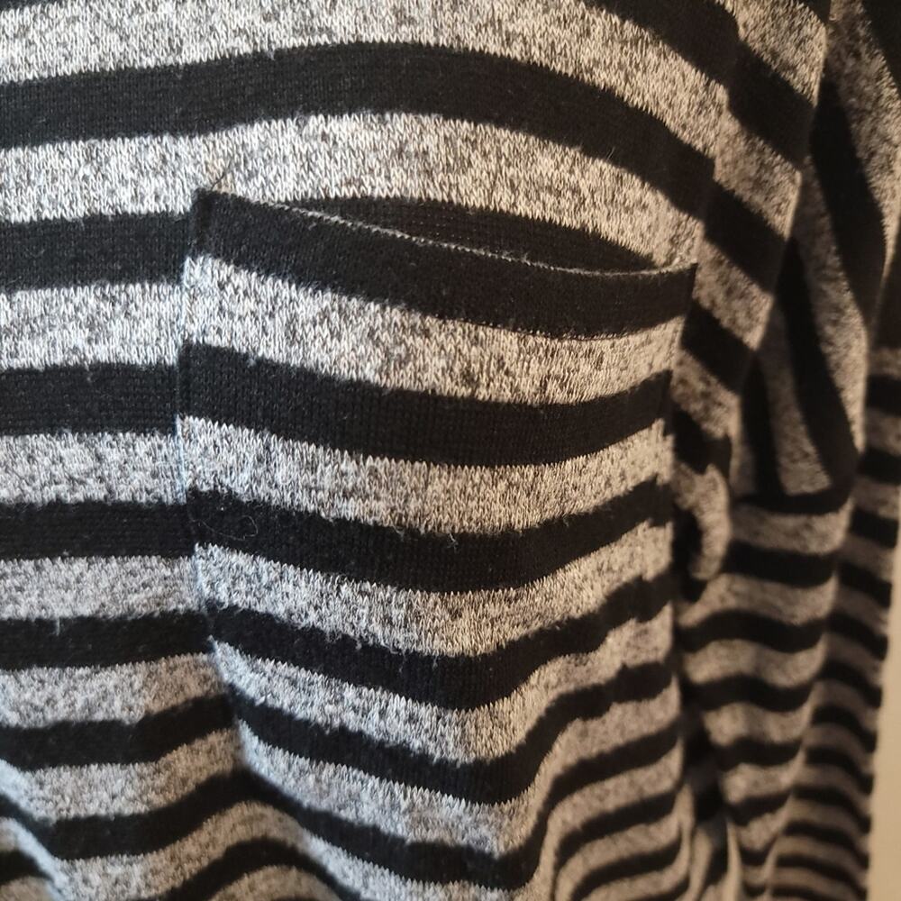 Lucky Brand Sweater Black Gray Pullover Striped Crewneck Pocket Size XS - Picture 2 of 4